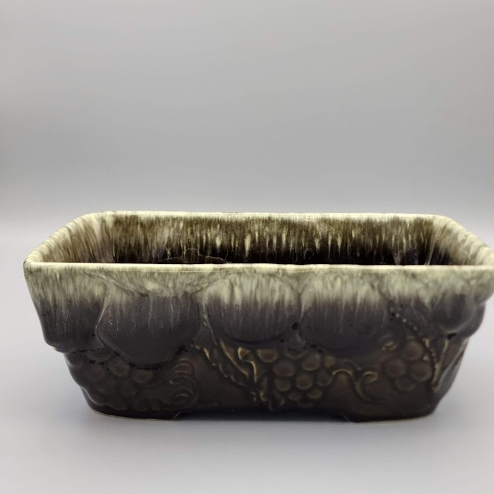 Vintage Hull USA Planter F18 Green Brown Speckle Drip Glaze Grapes MCM